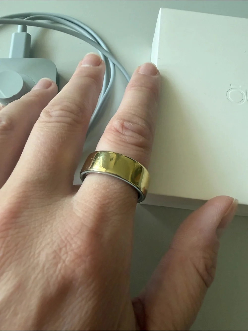 Oura ring 4 with charger